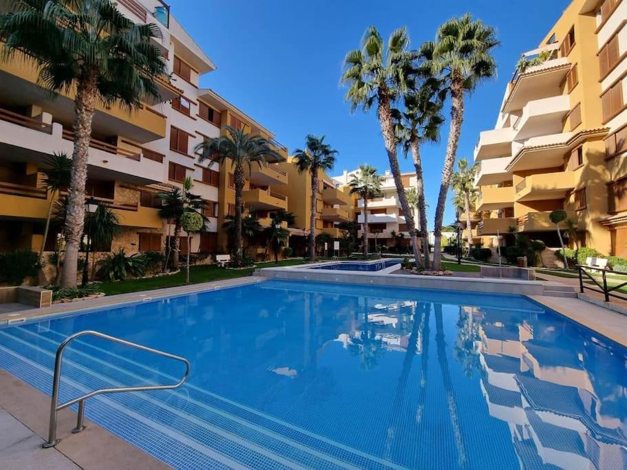 Olivia Sunny 2 Bedroom Apartament Punta Prima Torrevieja Dış mekan fotoğraf